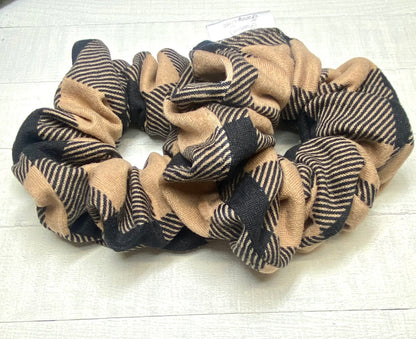 Black And Brown Flannel Scrunchy/Birthday Gift/Wedding Gift/Best Friend Gifts/Flannel Fabric/Hair Tie/Ponytail Holder