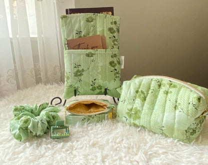 Elegant Green Quilted Boxy bag/ Mini purse/Book sleeve/Keychain/Birthday gift/ Christmas gift/Wristlet