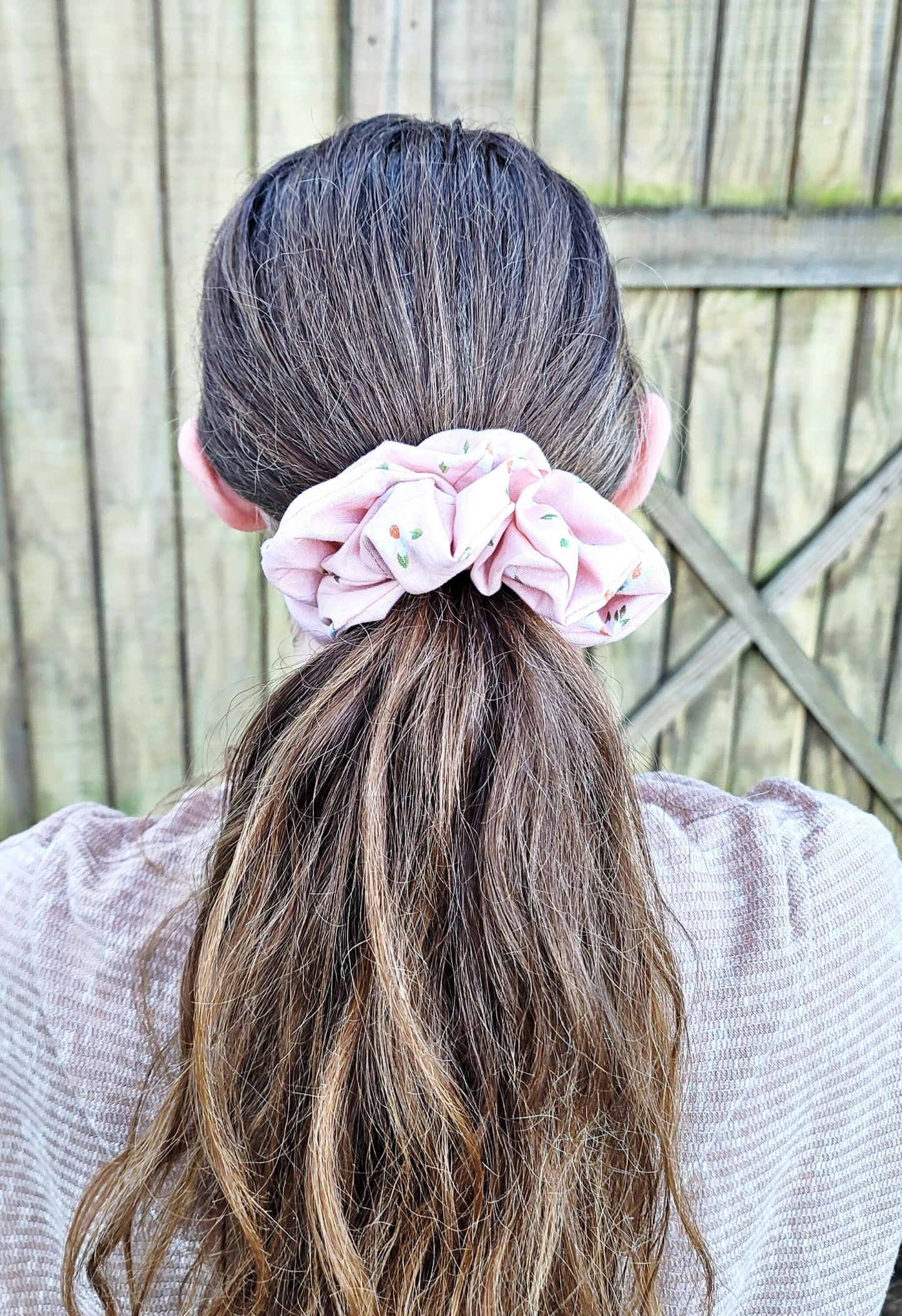 Summer Scrunchies/Flower Scrunchie/Scrunchy/Wedding Scrunchies/Hair Ties/Pony Holders/Gifts for Bridesmaids/Wedding Party Gifts